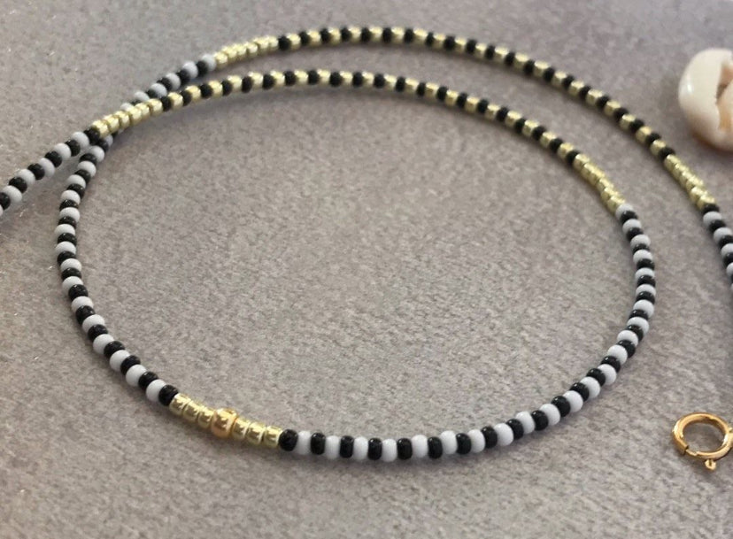 Noir classic necklace