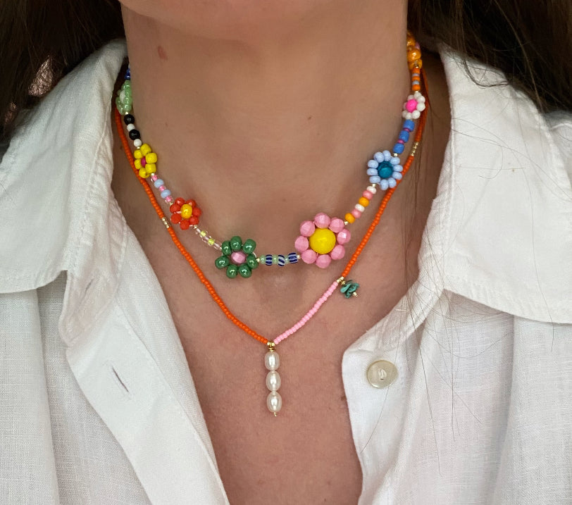 Flower power bead necklace