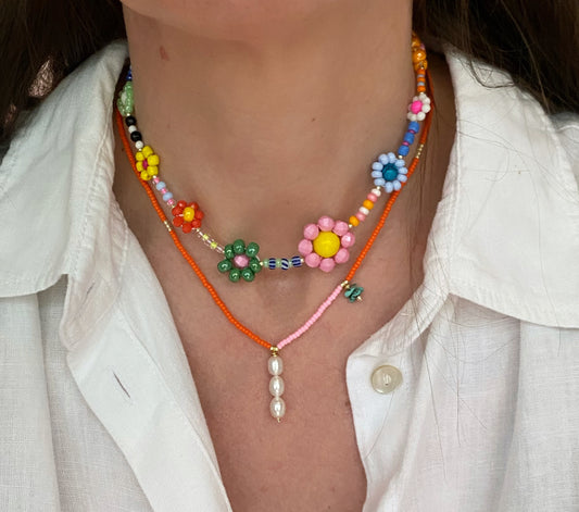 Flower power bead necklace