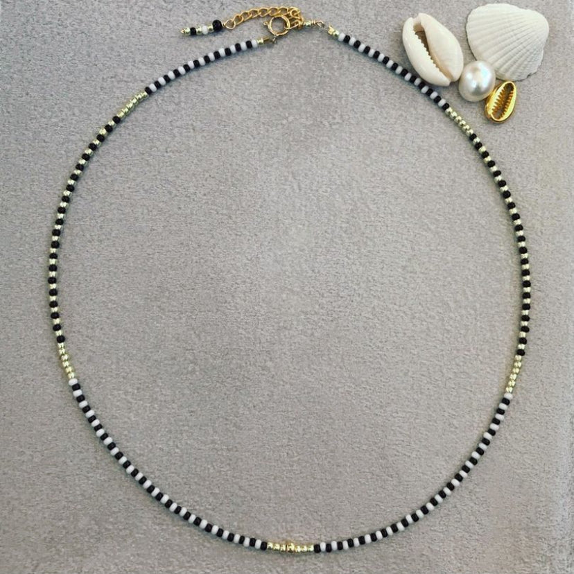 Noir classic necklace