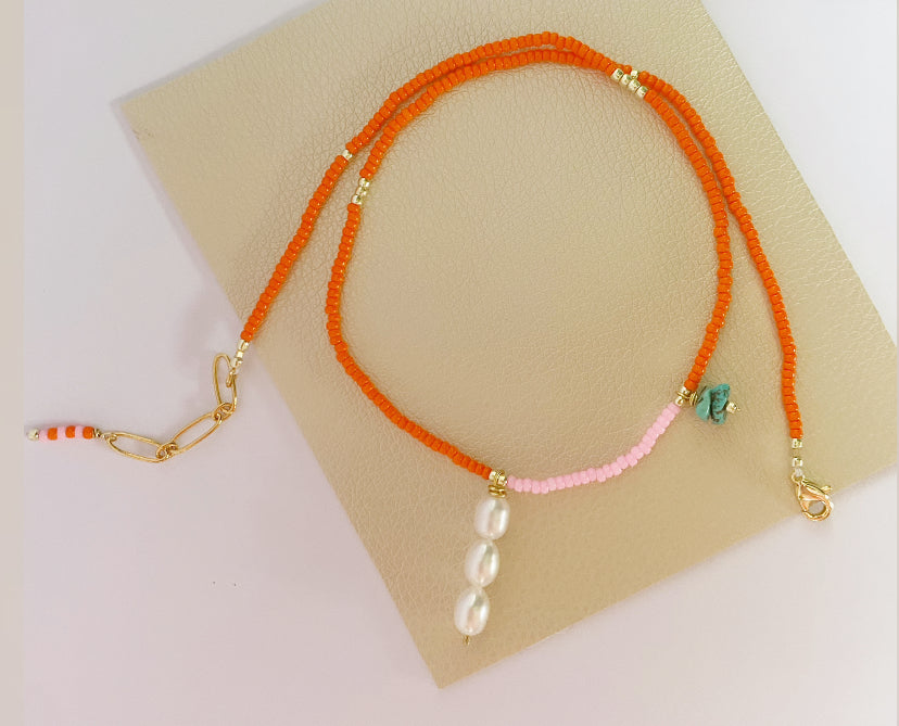Sunset triple pearl necklace