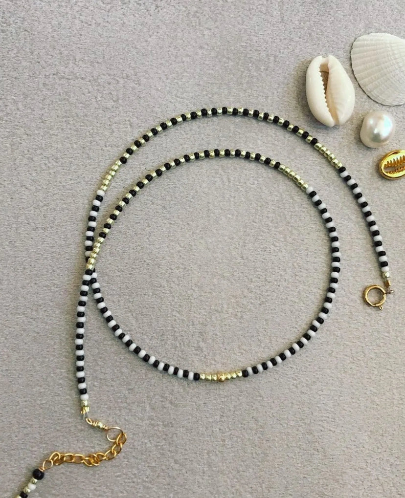 Noir classic necklace