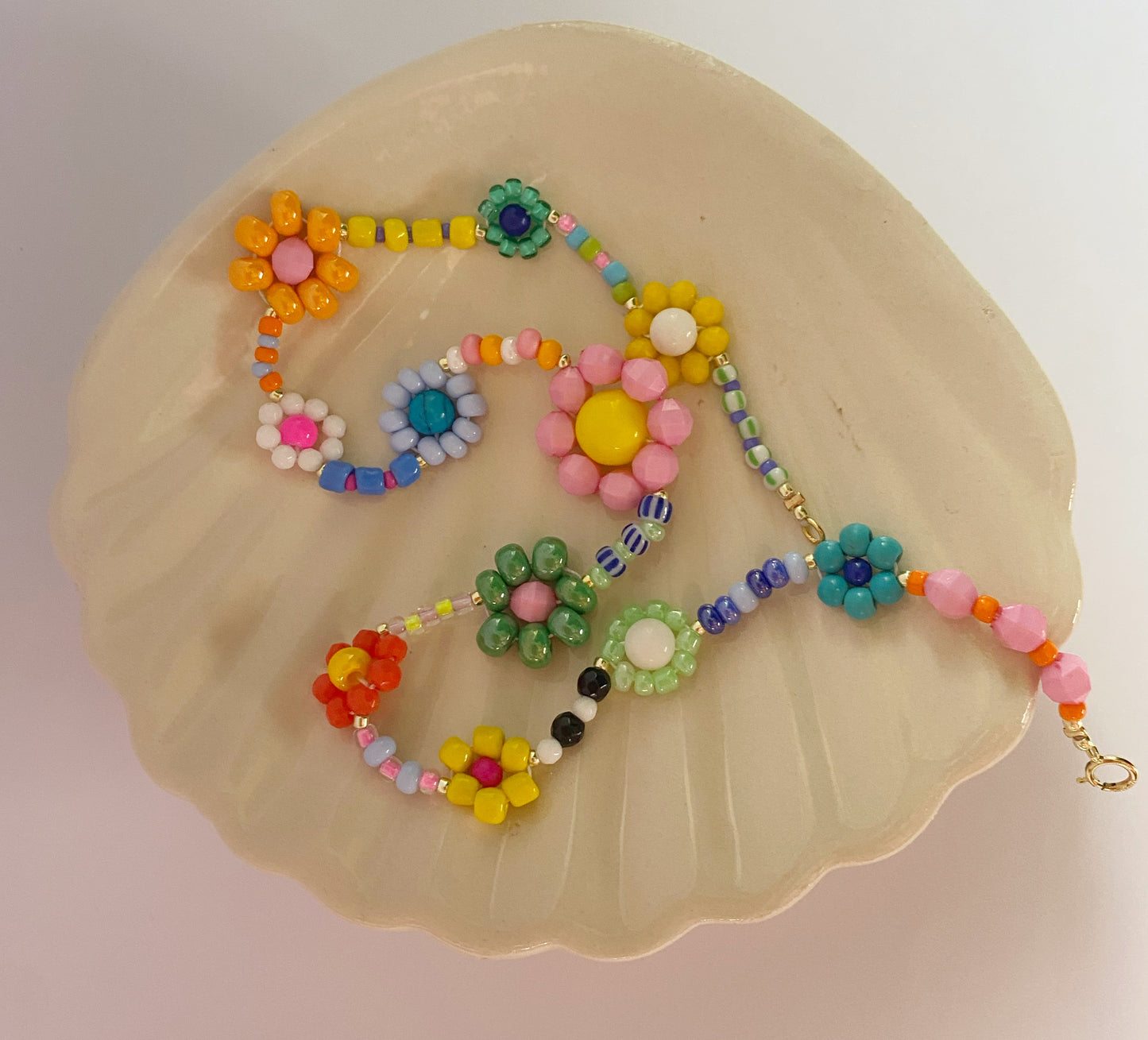 Flower power bead necklace