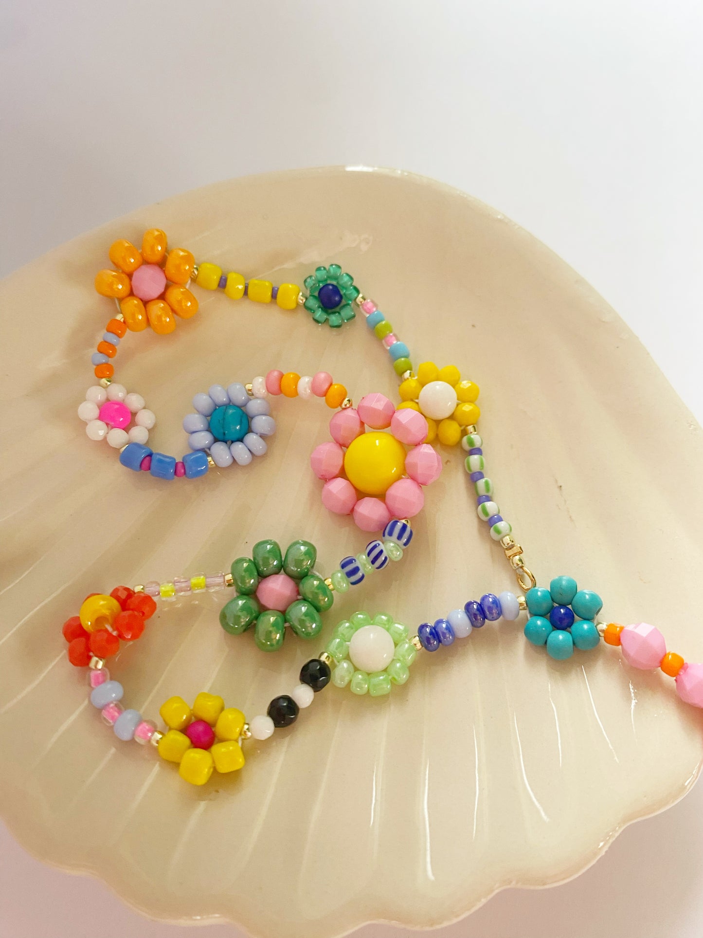Flower power bead necklace