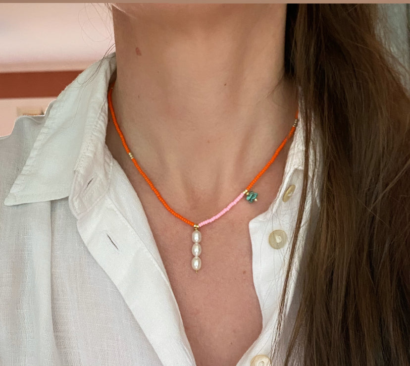 Sunset triple pearl necklace