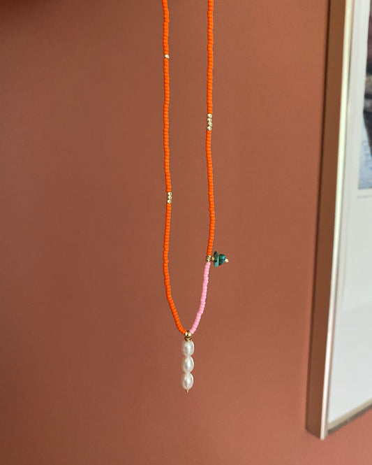 Sunset triple pearl necklace
