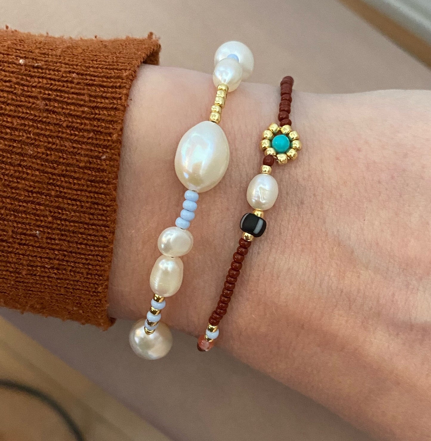 Beaded earthy daisy bracelet
