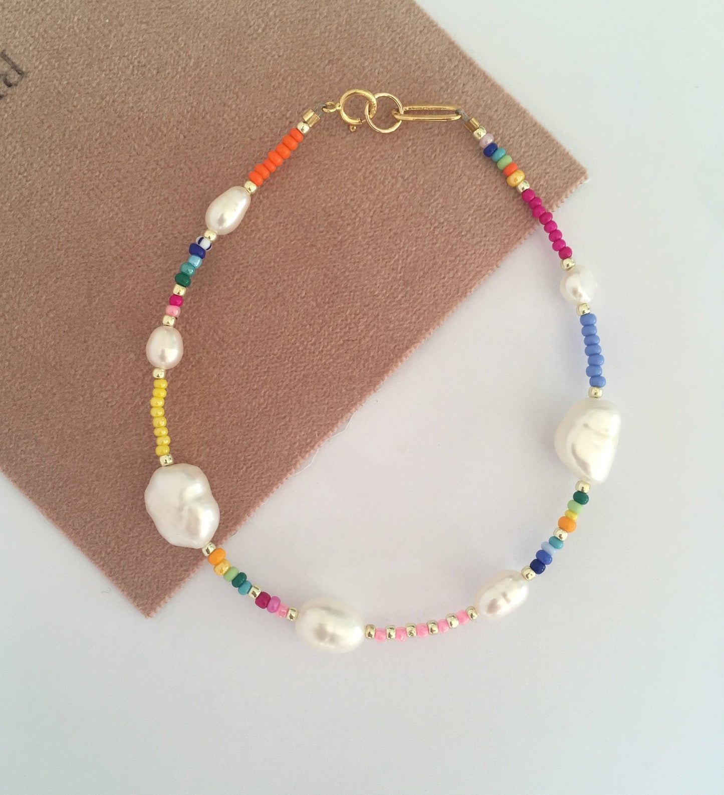Pearl and bead anklet. dainty colorful pearls and beads