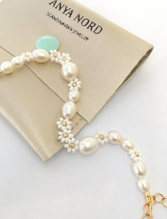 Pearl and white flower bracelet