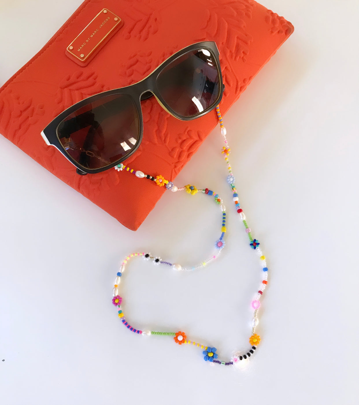 Flower garden sunglass chain