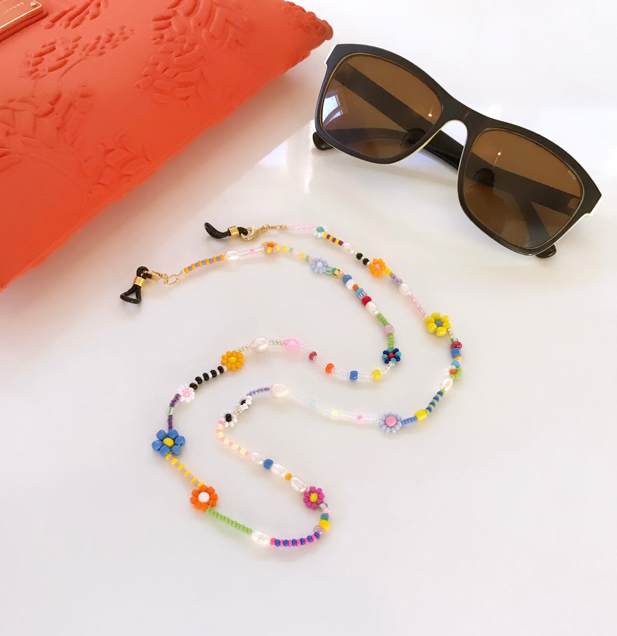 Flower garden sunglass chain
