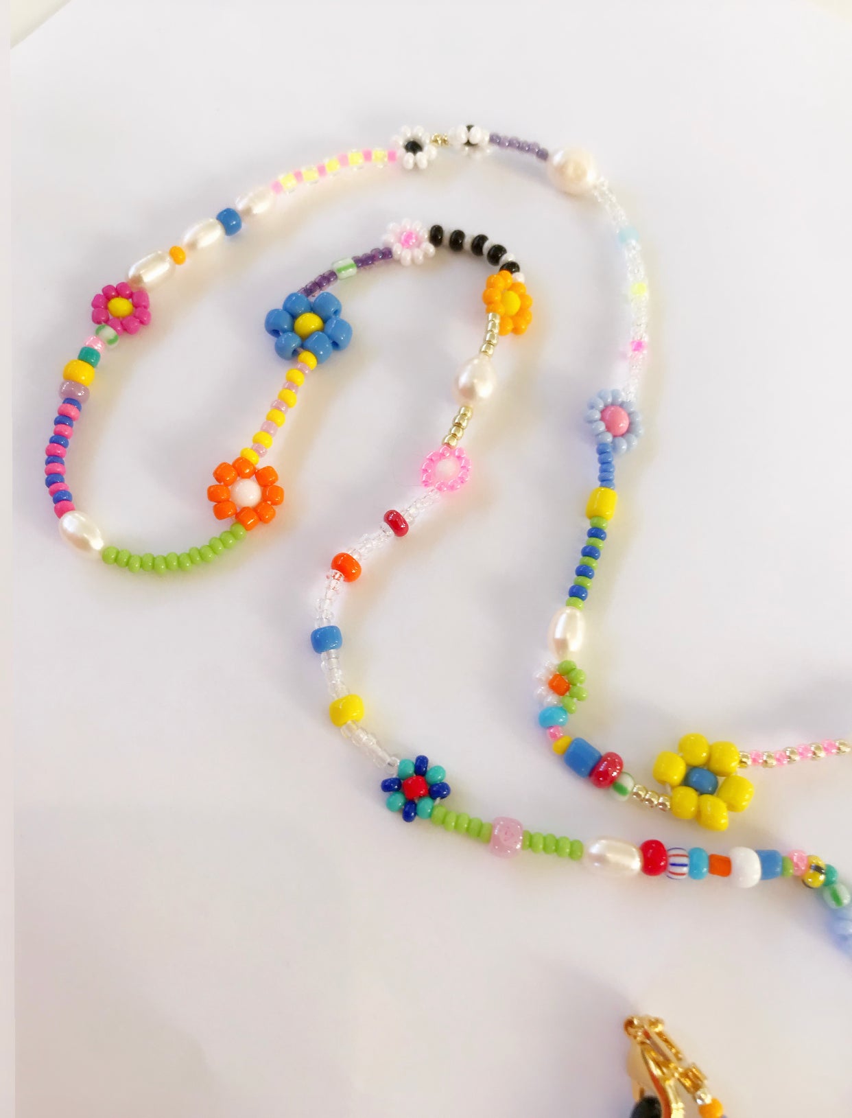 Flower garden sunglass chain