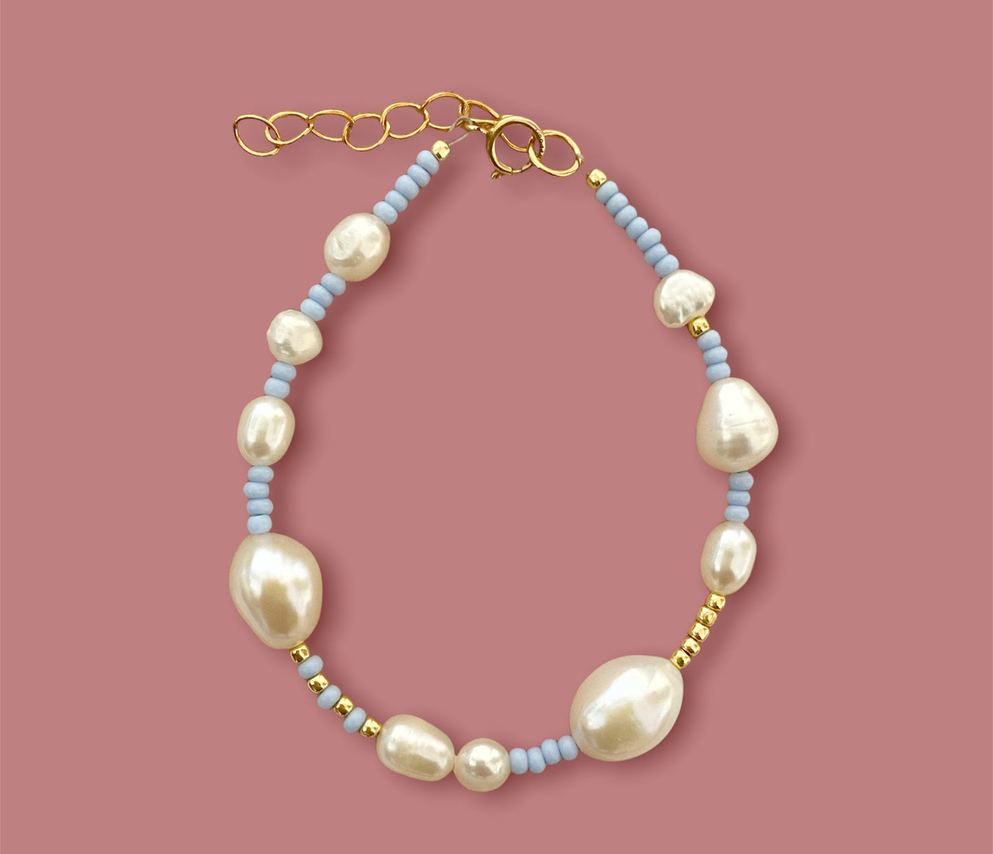 Pearl and bead blue bracelet